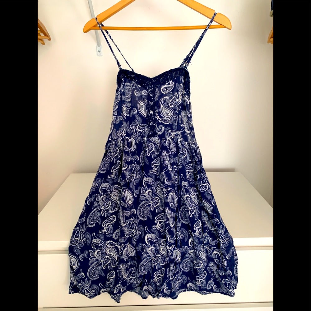 Dark Navy Paisley Print Smart Set Dress, Size Medium, Like New - very cute on!